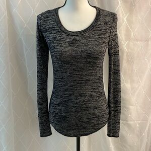 Wilfred Free Gray & Black Stretchy Top Size Small